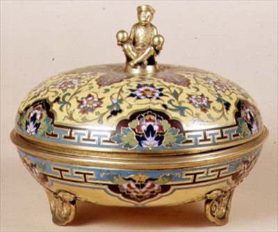Ciotola con decorazione smaltata champlevé, c.1870 da English School